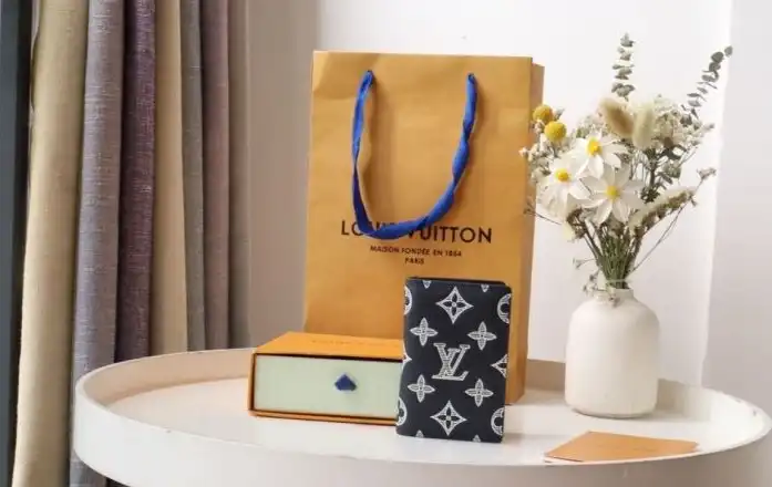LV Wallets 4178G-0035
