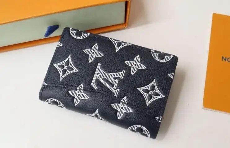 LV Wallets 4178G-0035