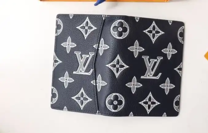 LV Wallets 4178G-0035