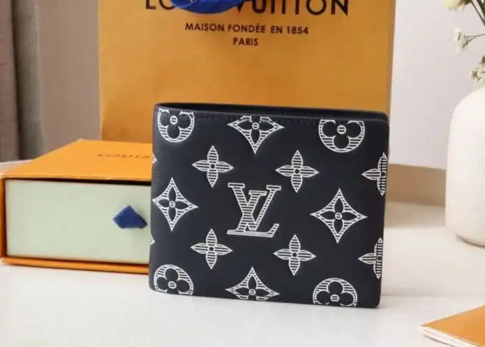 LV Wallets 4178G-0036
