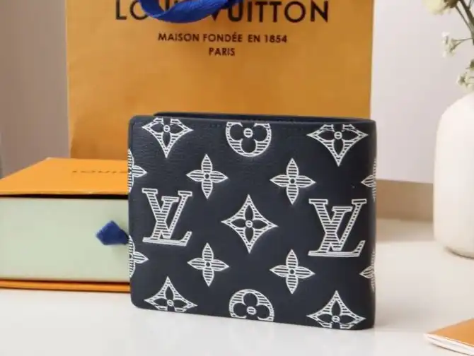 LV Wallets 4178G-0036