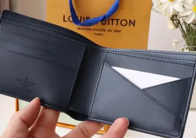 LV Wallets 4178G-0036