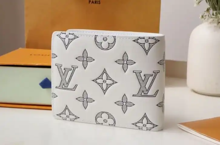 LV Wallets 4178G-0037