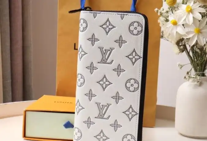 LV Wallets 4178G-0039