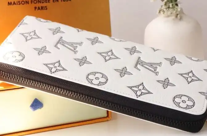 LV Wallets 4178G-0039