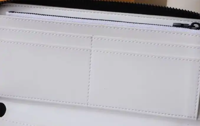 LV Wallets 4178G-0039