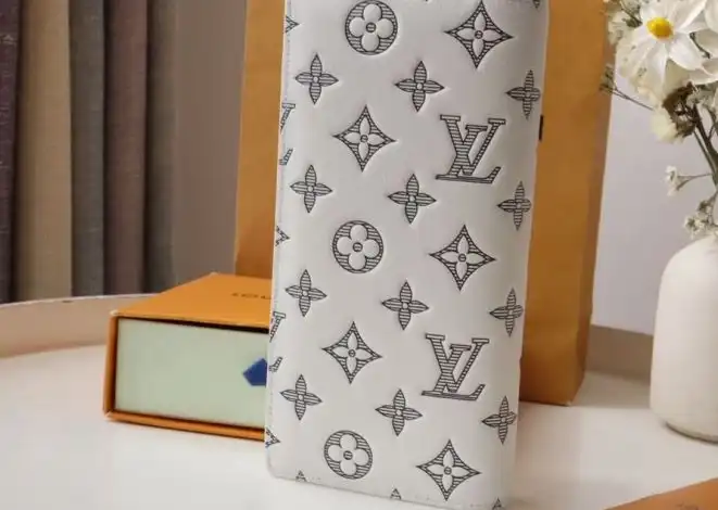 LV Wallets 4178G-0040