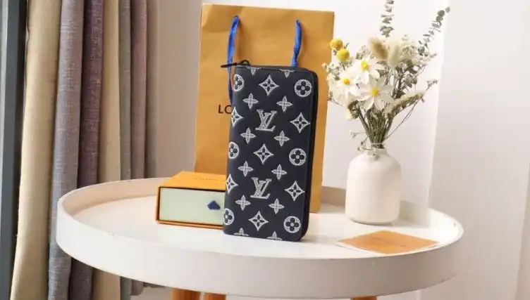 LV Wallets 4178G-0041