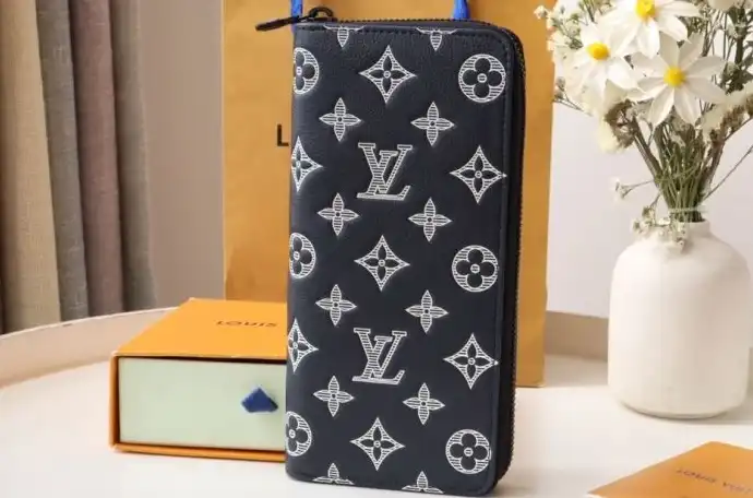 LV Wallets 4178G-0041