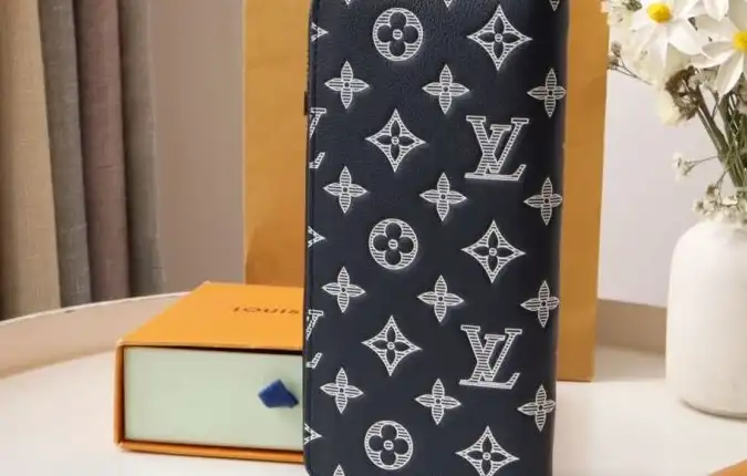 LV Wallets 4178G-0041