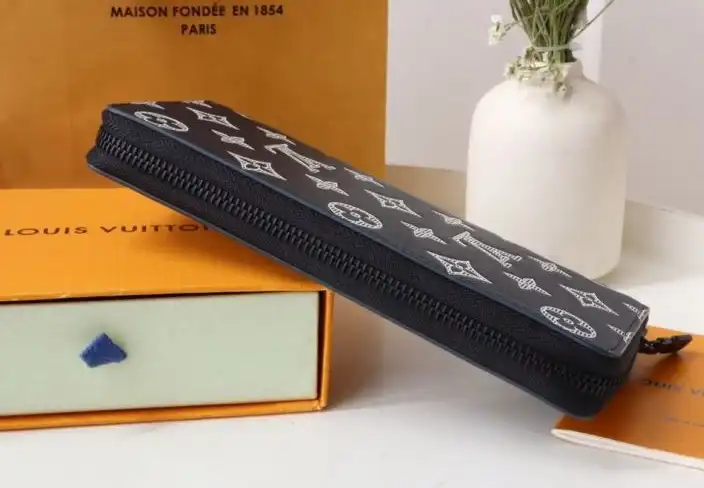LV Wallets 4178G-0041