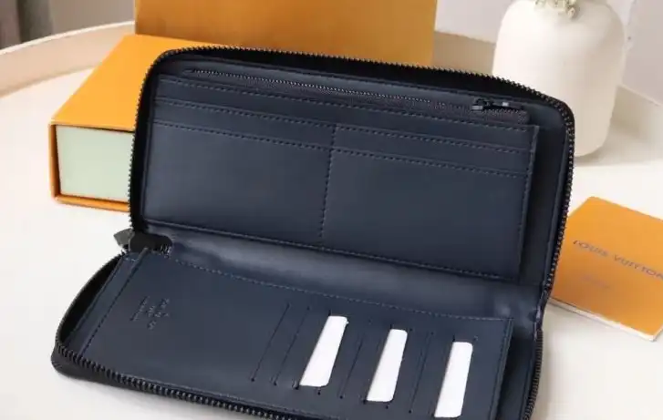 LV Wallets 4178G-0041