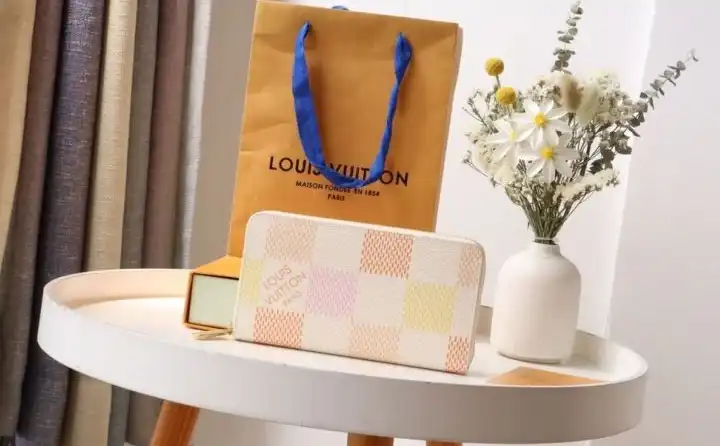 LV Wallets 4178G-0042