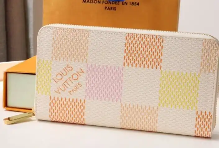LV Wallets 4178G-0042