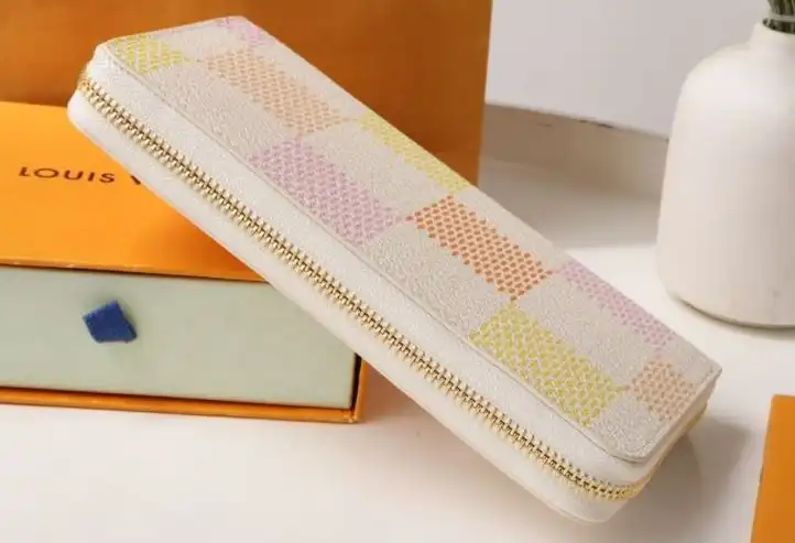 LV Wallets 4178G-0042