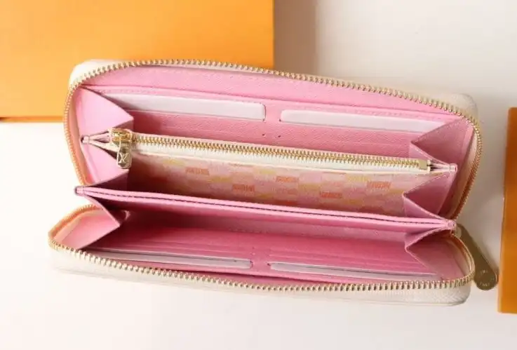 LV Wallets 4178G-0042