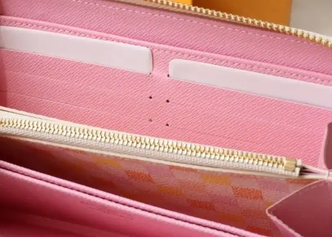 LV Wallets 4178G-0042