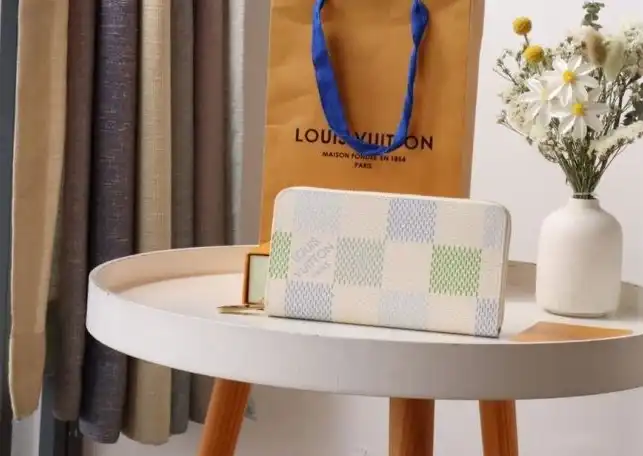 LV Wallets 4178G-0043