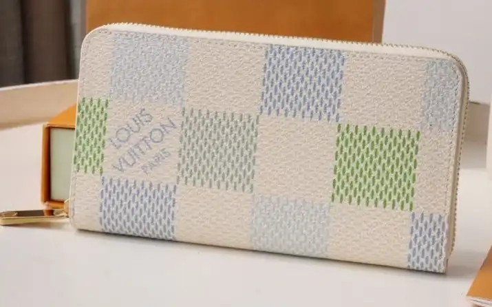LV Wallets 4178G-0043