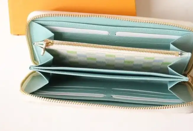 LV Wallets 4178G-0043