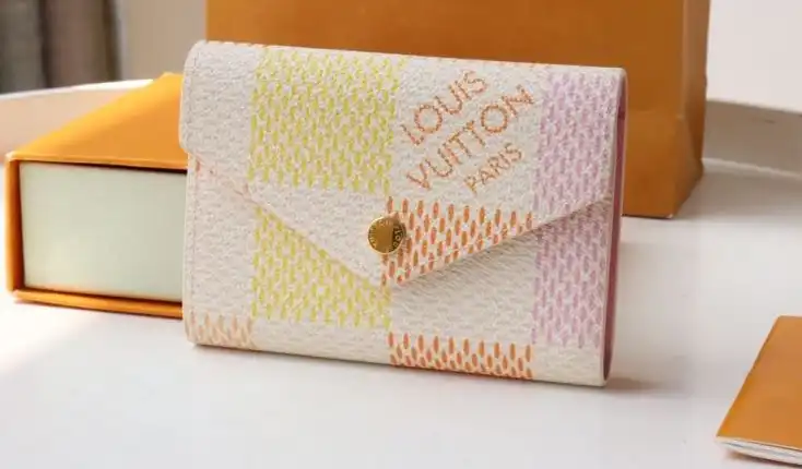 LV Wallets 4178G-0044