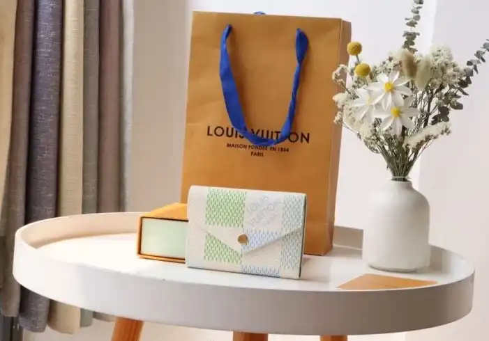 LV Wallets 4178G-0045