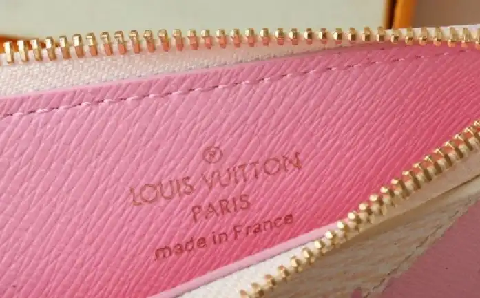LV Wallets 4178G-0047