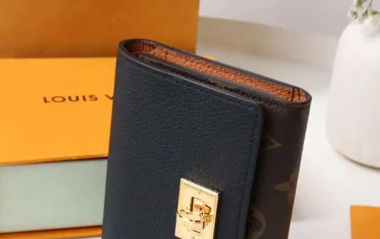 LV Wallets 4178G-0052