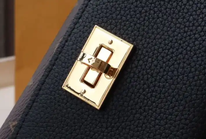 LV Wallets 4178G-0052