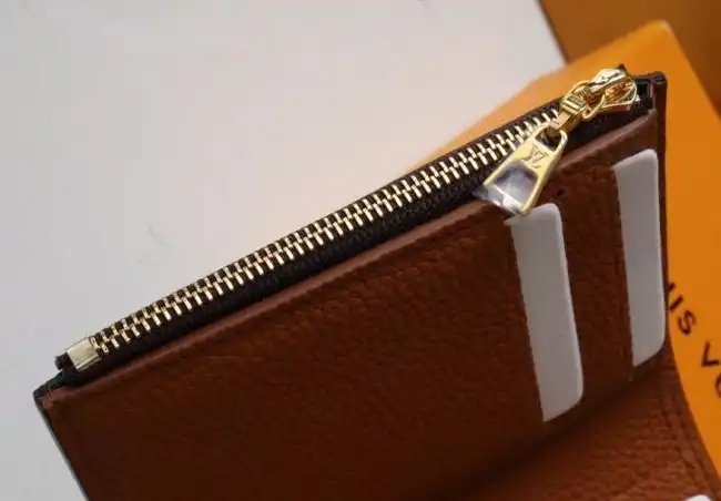 LV Wallets 4178G-0052