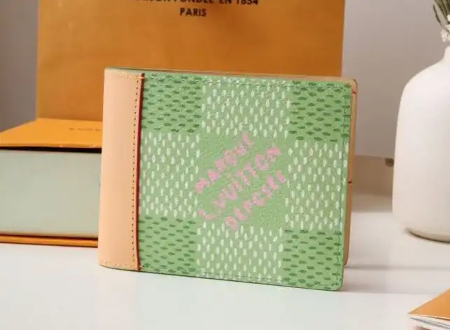 LV Wallets 4178G-0054