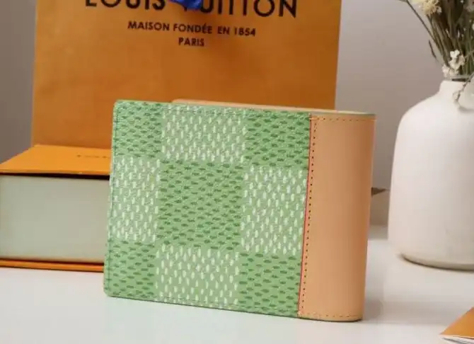 LV Wallets 4178G-0054