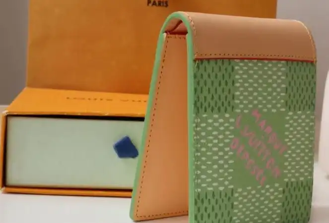LV Wallets 4178G-0054