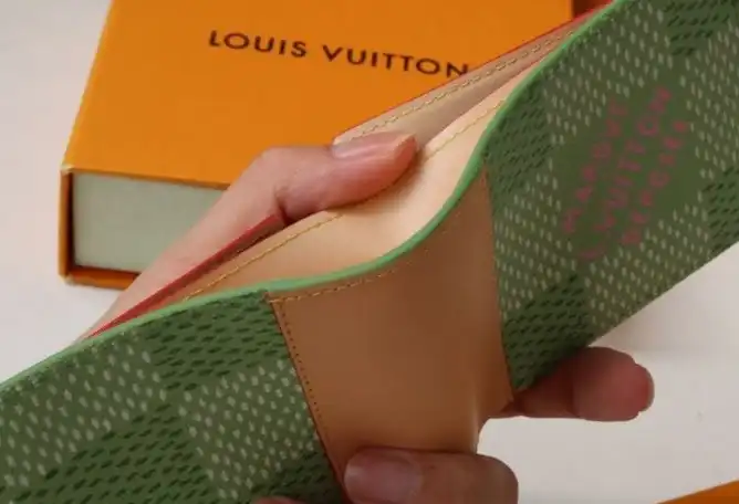 LV Wallets 4178G-0054