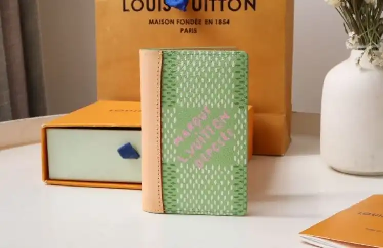 LV Wallets 4178G-0055