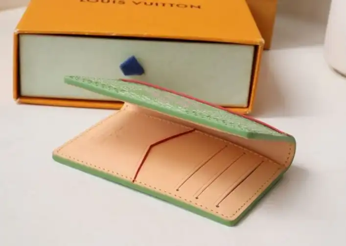 LV Wallets 4178G-0055