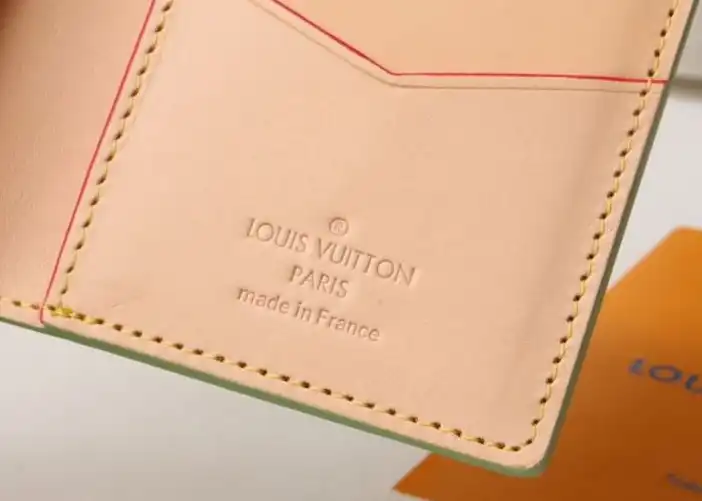 LV Wallets 4178G-0055