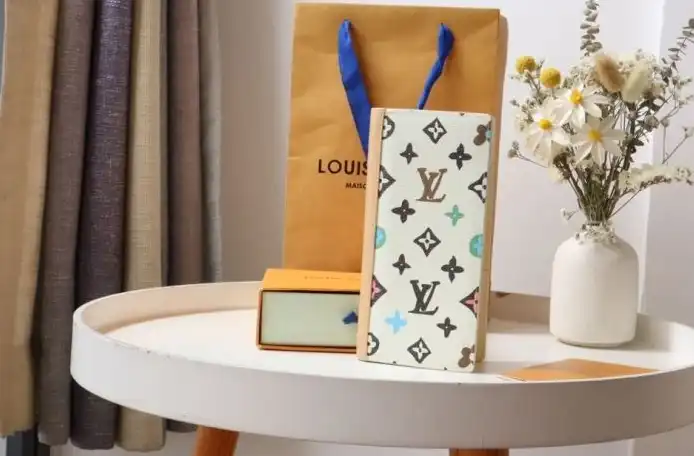 LV Wallets 4178G-0056