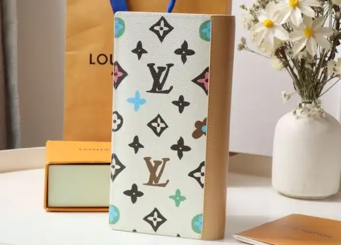 LV Wallets 4178G-0056