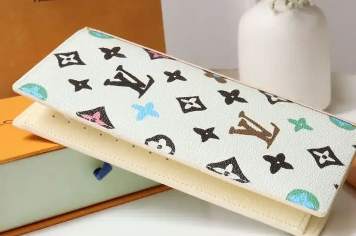 LV Wallets 4178G-0056