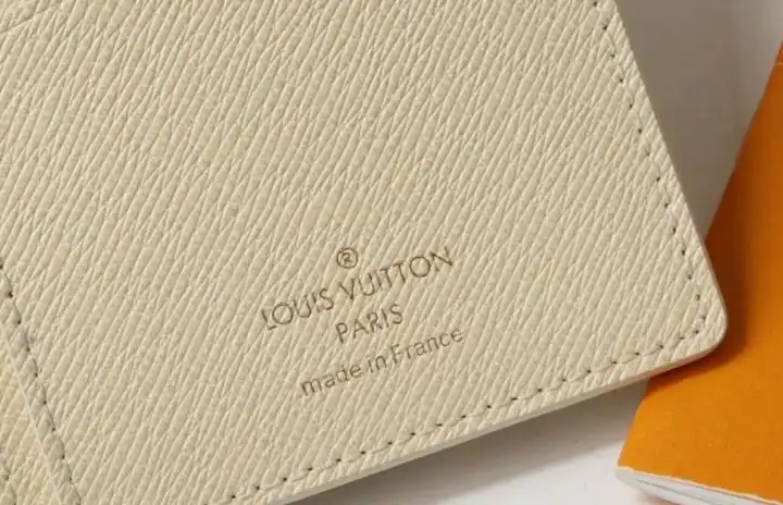 LV Wallets 4178G-0056
