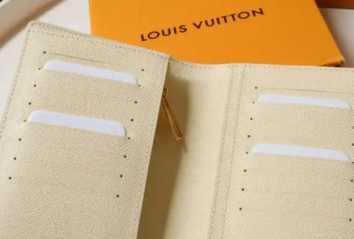 LV Wallets 4178G-0056