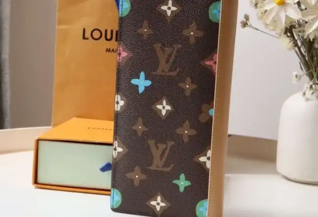 LV Wallets 4178G-0057