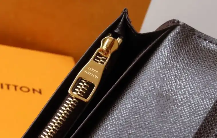 LV Wallets 4178G-0057