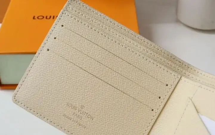 LV Wallets 4178G-0058