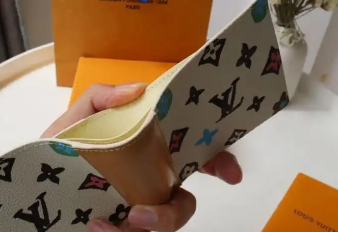 LV Wallets 4178G-0058