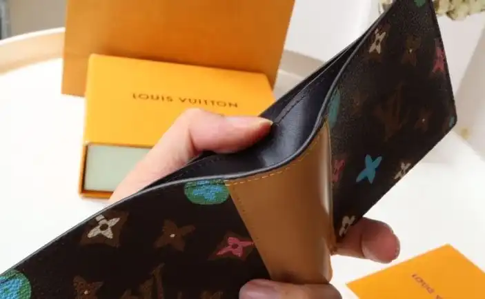 LV Wallets 4178G-0059