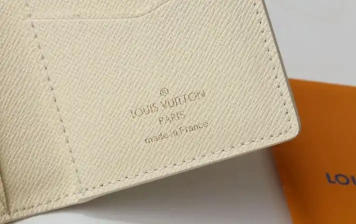 LV Wallets 4178G-0061
