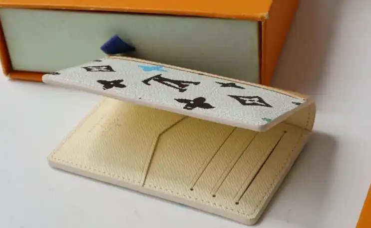 LV Wallets 4178G-0061