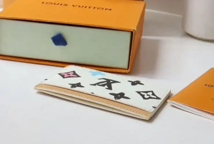 LV Wallets 4178G-0062